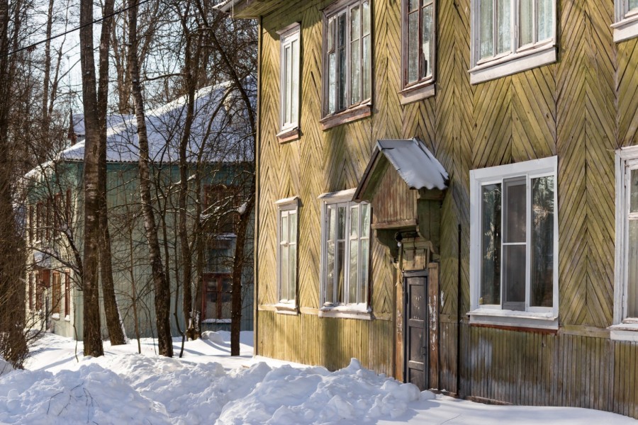 Жители барака в Свердловской области выбили компенсацию за отвратительное обслуживание жилья