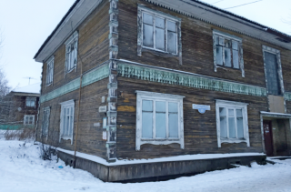 Измывались до последнего: администрация Архангельска на 7 лет «законсервировала» жильцов в аварийном бараке
