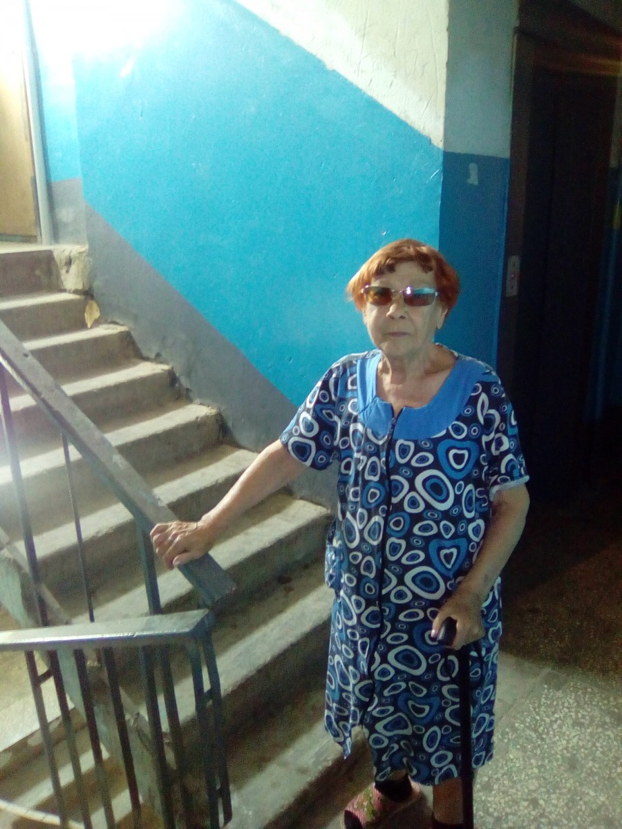 Благодаря мироновскому центру в Саратове пенсионерке благоустроили лестницу