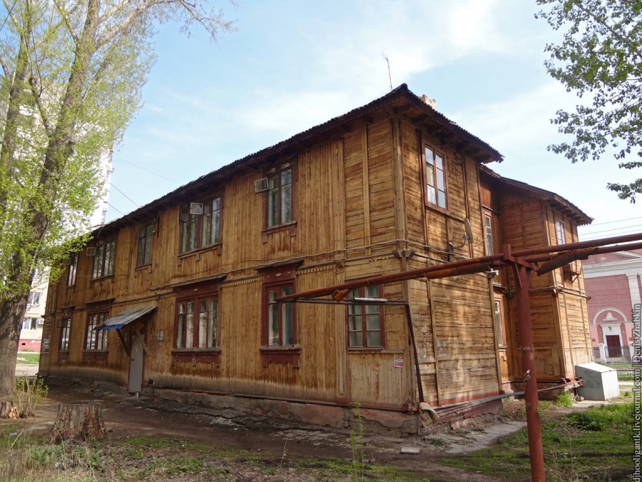 Свердловские справедливороссы добились внеочередного выделения жилья для жителей аварийного барака