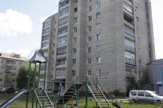 Помогли жителям томской многоэтажки вернуть в квартиру свежий воздух