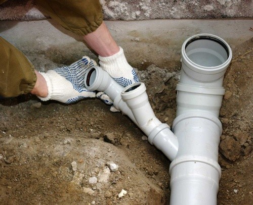 Помогли новгородцам решить проблему с канализацией
