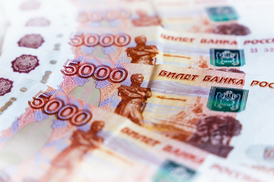 Внеплановый подарок: семьи с детьми до семи лет получат к Новому году по 5000 рублей