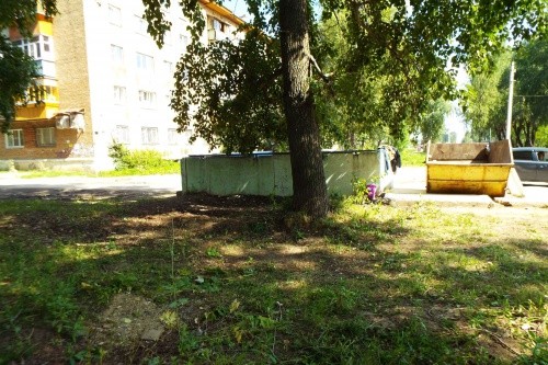 В Сыктывкаре под давлением мироновского Центра ЖЭК убрал свалку возле школы