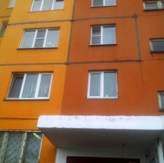 Мироновский Центр помог жительнице Южно-Сахалинска заставить коммунальщиков отремонтировать фасад ее дома