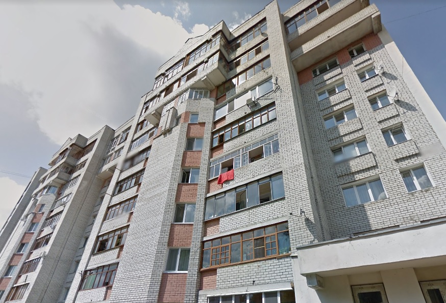 Брянск: помогли жильцам навести порядок в собственной многоэтажке