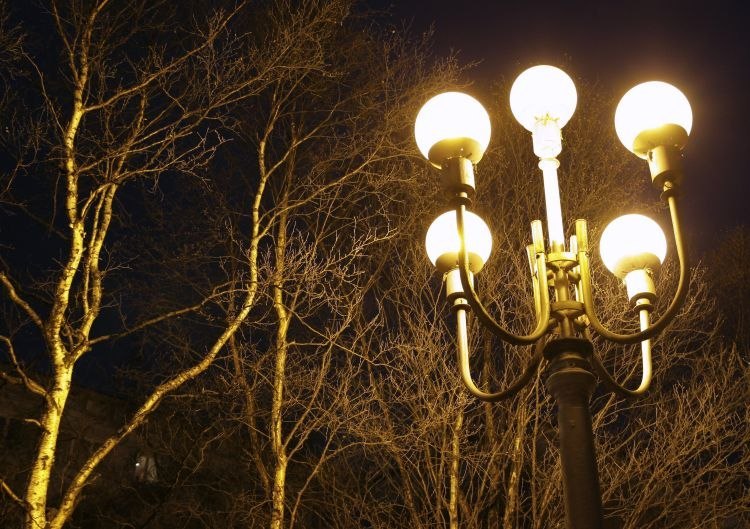 Рязанская мэрия подключила уличные фонари к многоэтажке